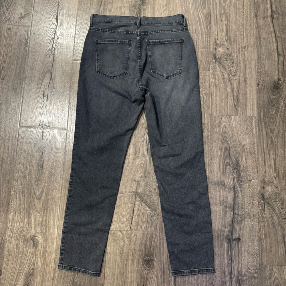 Elegant Gray Ankle Jeans for Women - Picture 6 of 9